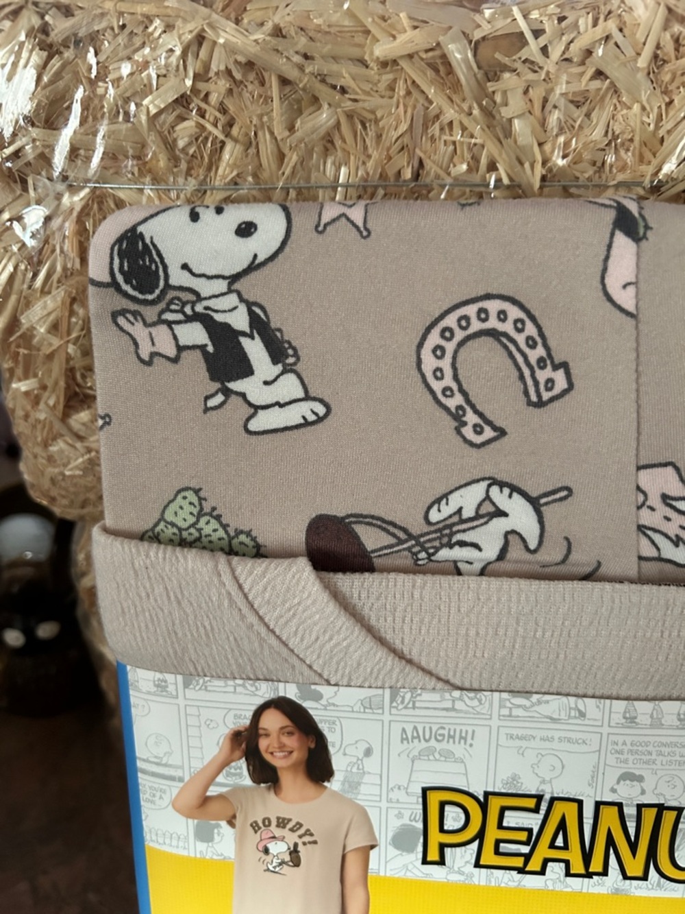 Peanuts Snoopy “HOWDY” Women’s Cowgirl Pajama Set - Picture 4 of 10